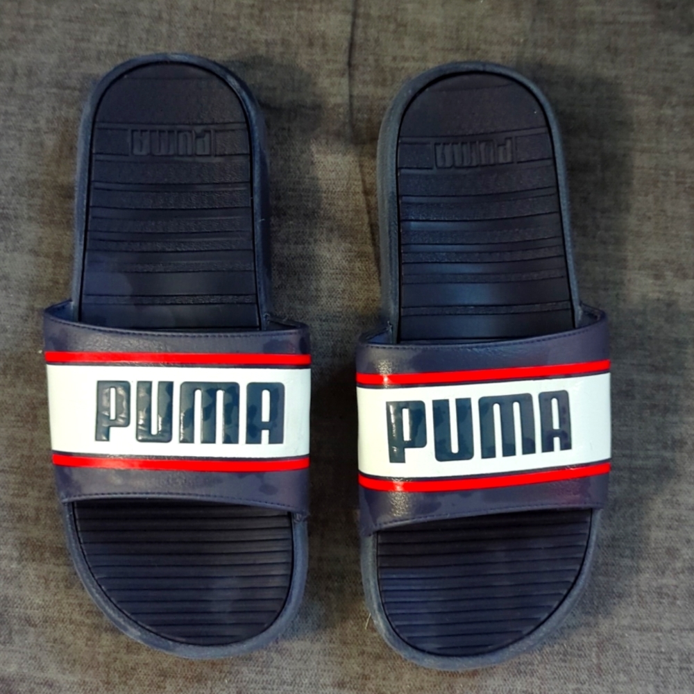 Men's Size 8 Puma sandals. Women Size 10. Only worn 3 times. Like New